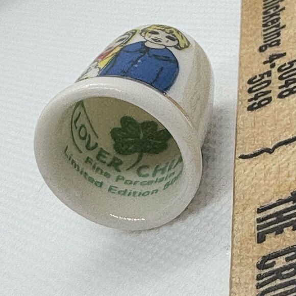 Vintage Ltd Ed. Clover Thimble “Lost” a painting claimed to be by Walter Keane - Picture 6 of 11